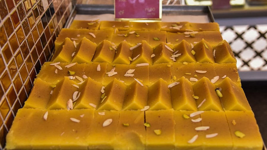 <div class="paragraphs"><p>No more 'Pak'? Mysore Shree & more as Jaipur shops change sweet names</p></div>