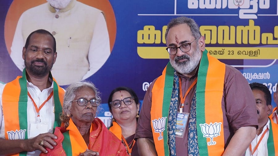 <div class="paragraphs"><p>Mariyakutty joins BJP.</p></div>