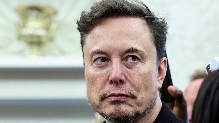 <div class="paragraphs"><p>Elon Musk.</p></div>