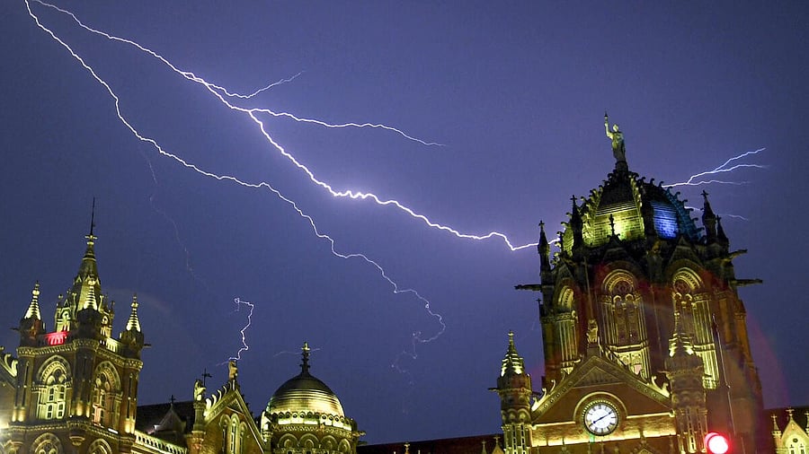 <div class="paragraphs"><p>Thunderstorm lights up the sky above the Chhatrapati Shivaji Terminus</p></div>