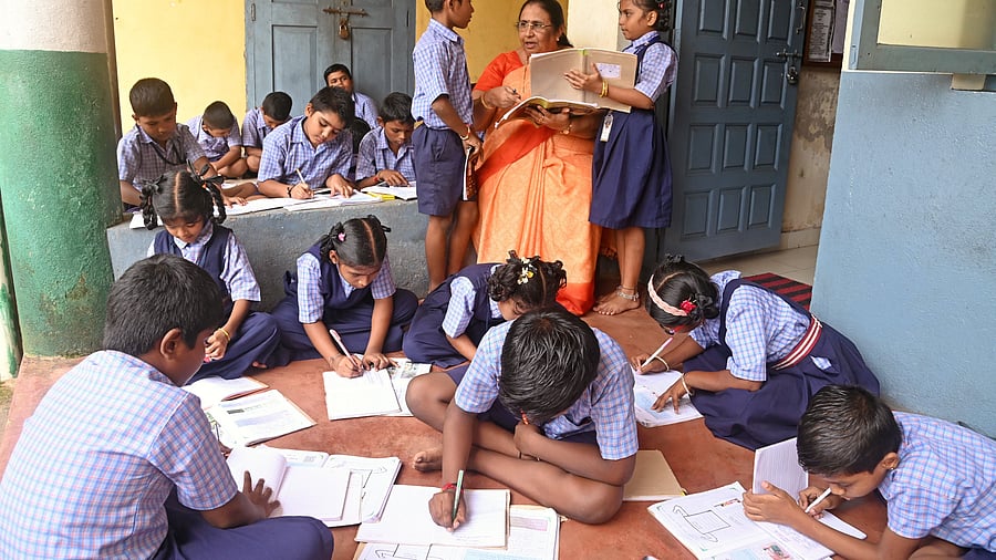 <div class="paragraphs"><p>RTE quota: 3,769 seats allotted in first round</p></div>