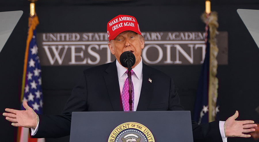 <div class="paragraphs"><p>U.S. President Donald Trump gives a speech.</p></div>