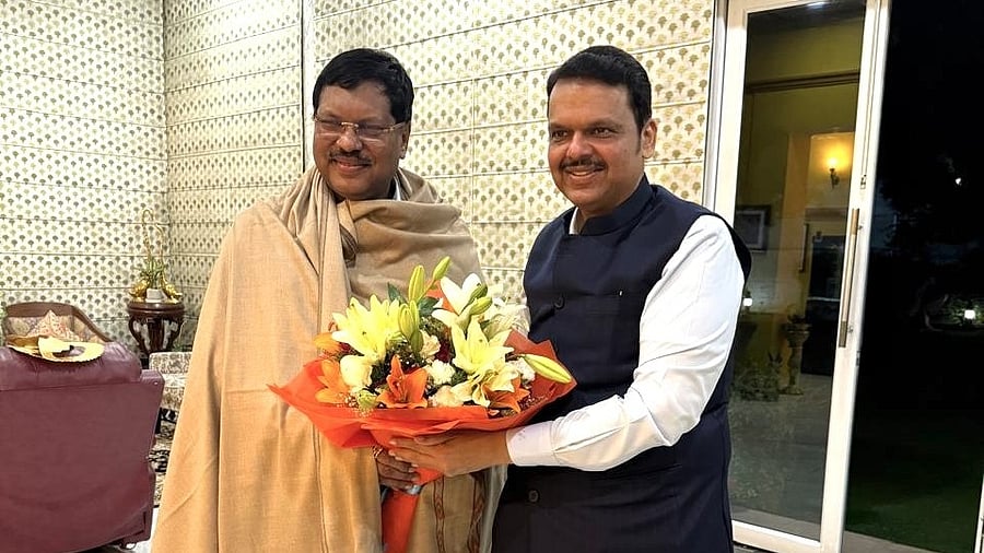 <div class="paragraphs"><p>Maharashtra CM Fadnavis with CJI Gavai.&nbsp;</p></div>