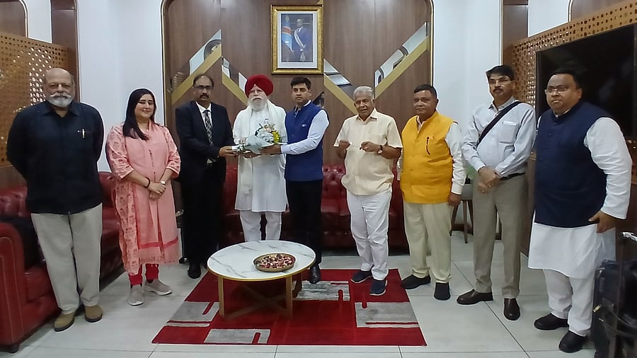 <div class="paragraphs"><p>The delegation, led by Shiv Sena MP Shrikant Shinde, was received by Ambassador V Venkataraman.</p></div>