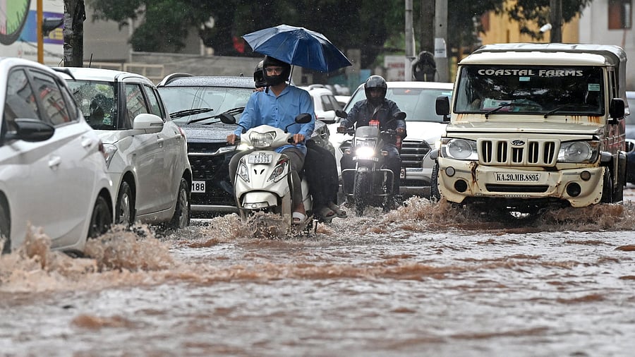 <div class="paragraphs"><p>Balmatta Road is water-logged after torrential rain in Mangaluru on Sunday.</p></div>