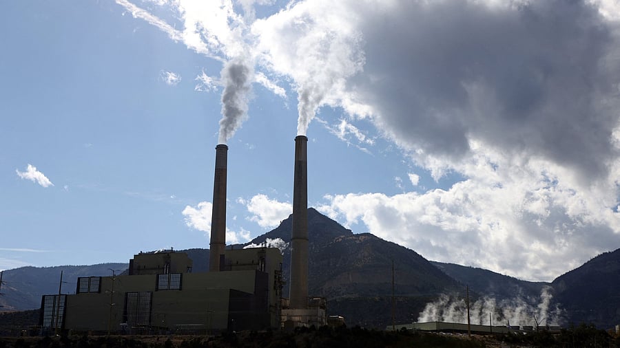 <div class="paragraphs"><p>Fumes rise from the coal-fired Huntington Power Plant in Huntington, Utah, US.</p></div>