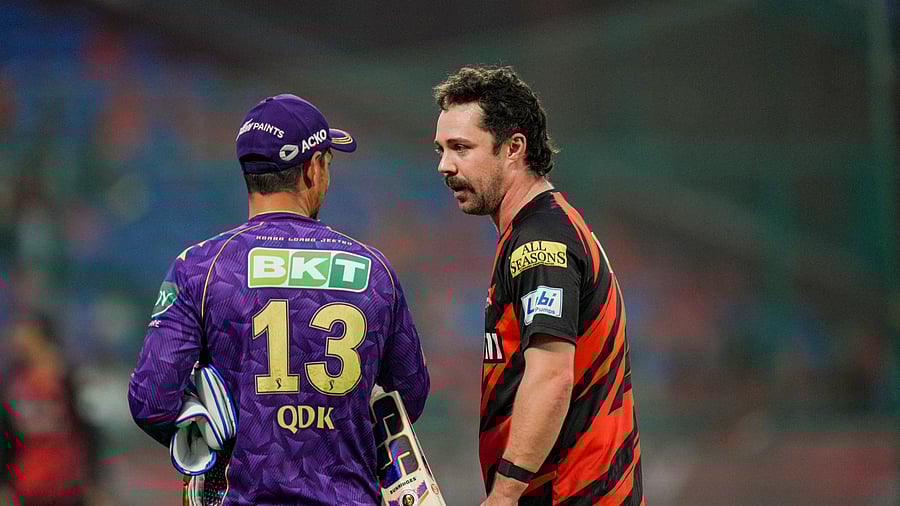 <div class="paragraphs"><p>Sunrisers Hyderabad's Travis Head, right, and Kolkata Knight Riders’ Quinton de Kock before an Indian Premier League (IPL) 2025 T20 cricket match between Kolkata Knight Riders and Sunrisers’ Hyderabad, at the Arun Jaitley Stadium, in New Delhi, Sunday, May 25, 2025.</p></div>