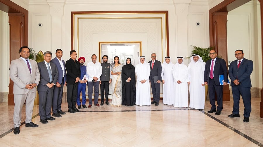 <div class="paragraphs"><p>The all-party delegation in Qatar.</p></div>