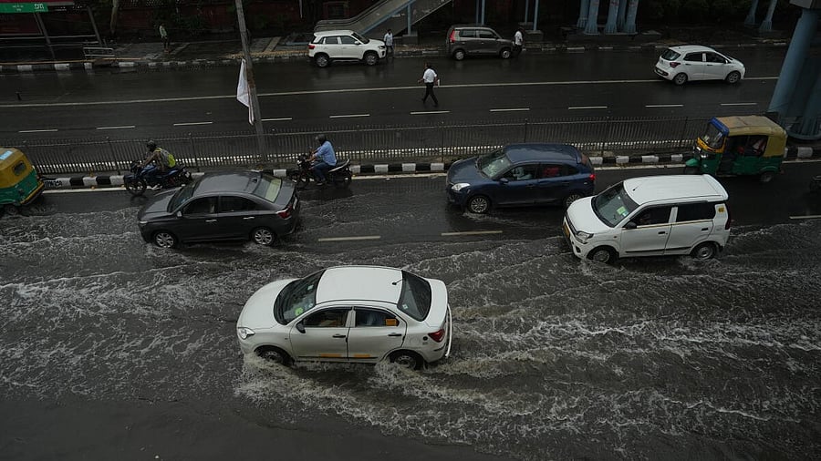 <div class="paragraphs"><p>Thunderstorm, rain in Delhi disrupt flight operations, cause waterlogging</p></div>