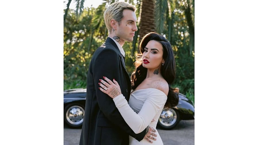 <div class="paragraphs"><p>Singers Demi Lovato and Jordan Lutes</p></div>