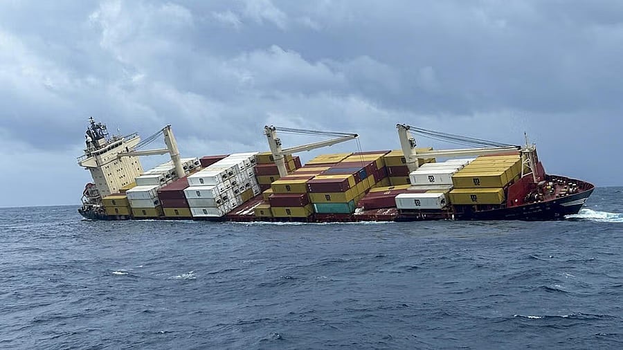 <div class="paragraphs"><p>Liberian ship tilts further, containers fall into sea off Kerala</p></div>