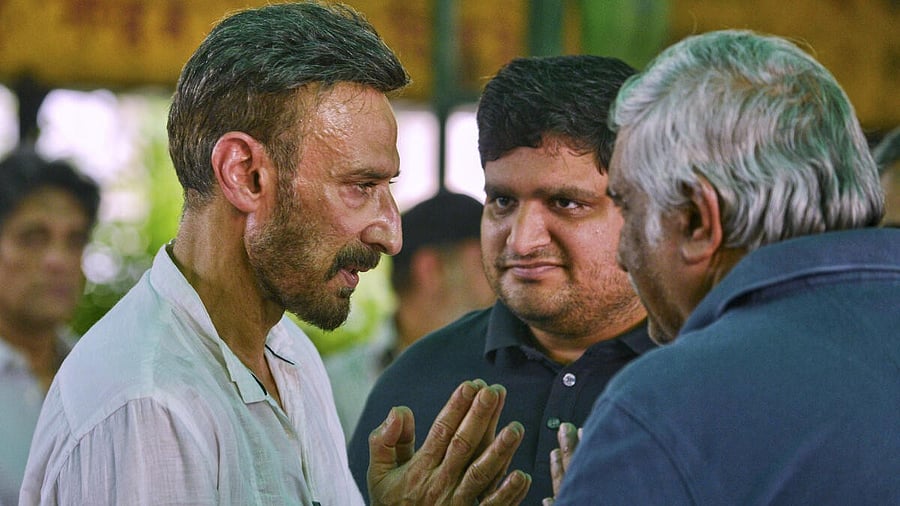 <div class="paragraphs"><p>Funeral of actor Mukul Dev in Delhi</p><p></p></div>