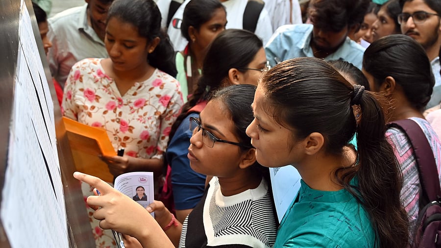 <div class="paragraphs"><p>Students appear for the Karnataka Common Entrance Test (KCET) exam.</p></div>