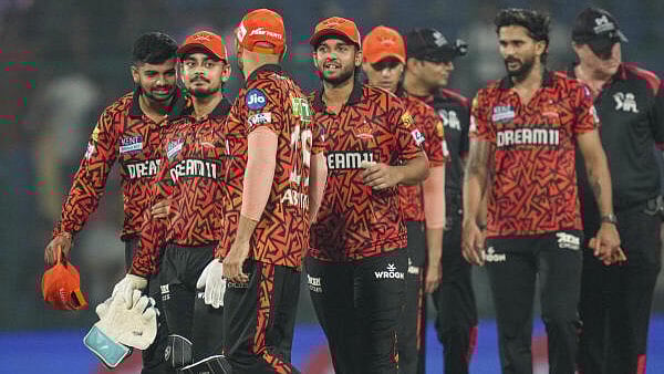<div class="paragraphs"><p>Sunrisers Hyderabad's players celebrate after winning the Indian Premier League (IPL) 2025 T20 cricket match against Kolkata Knight Riders, at the Arun Jaitley Stadium, in New Delhi, Sunday, May 25, 2025.</p></div>