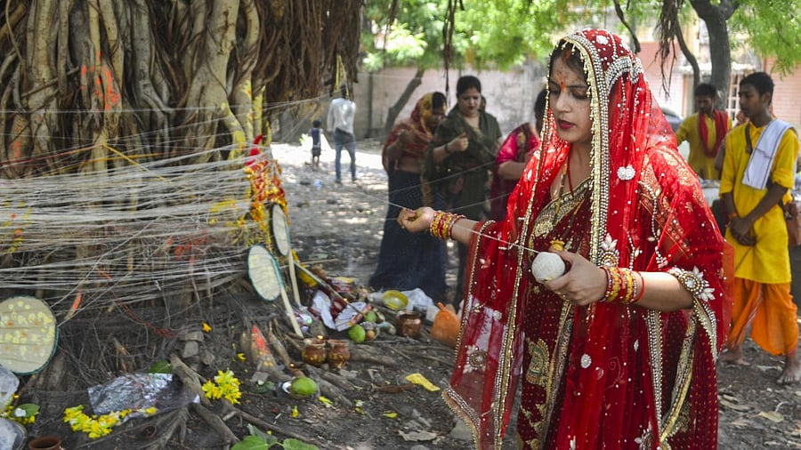 <div class="paragraphs"><p>Married women perform rituals under a Banyan tree on&nbsp;Sabitri Puja. Representative image.</p></div>