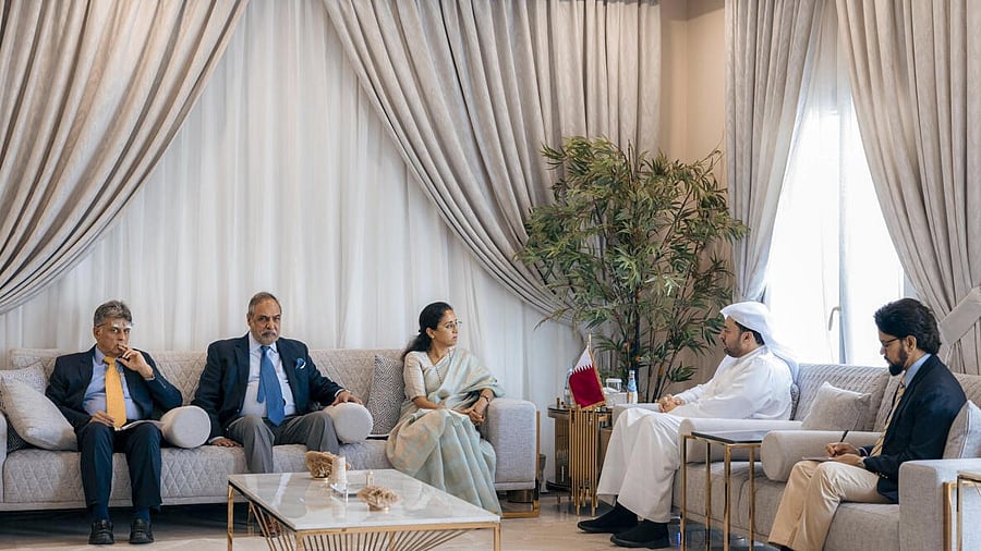 <div class="paragraphs"><p>Multi-party delegation in Qatar</p><p></p></div>