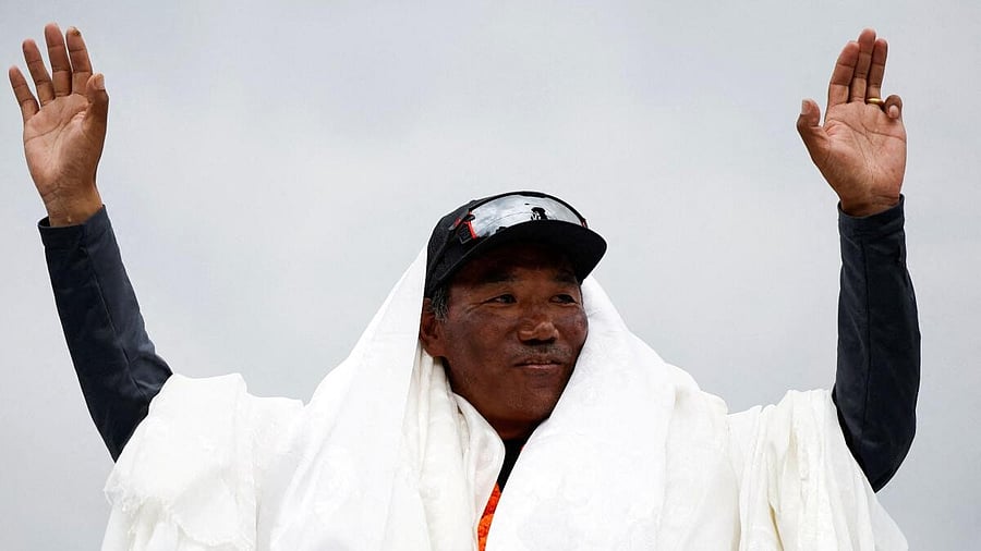 <div class="paragraphs"><p>Nepali Sherpa sets Everest record with 28th ascent</p></div>