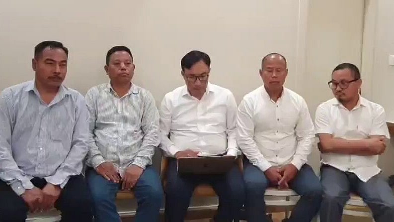 <div class="paragraphs"><p>The delegation during the meeting.</p></div>