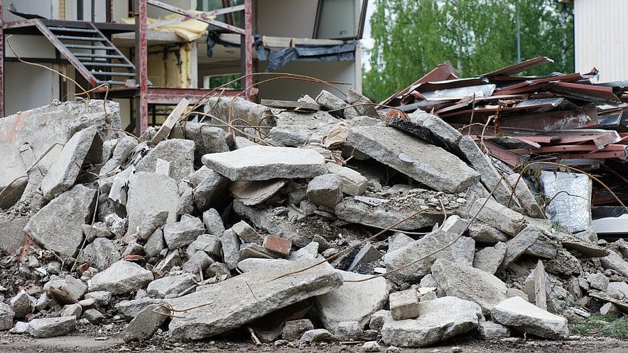 <div class="paragraphs"><p>Representative image showing building collapse</p></div>