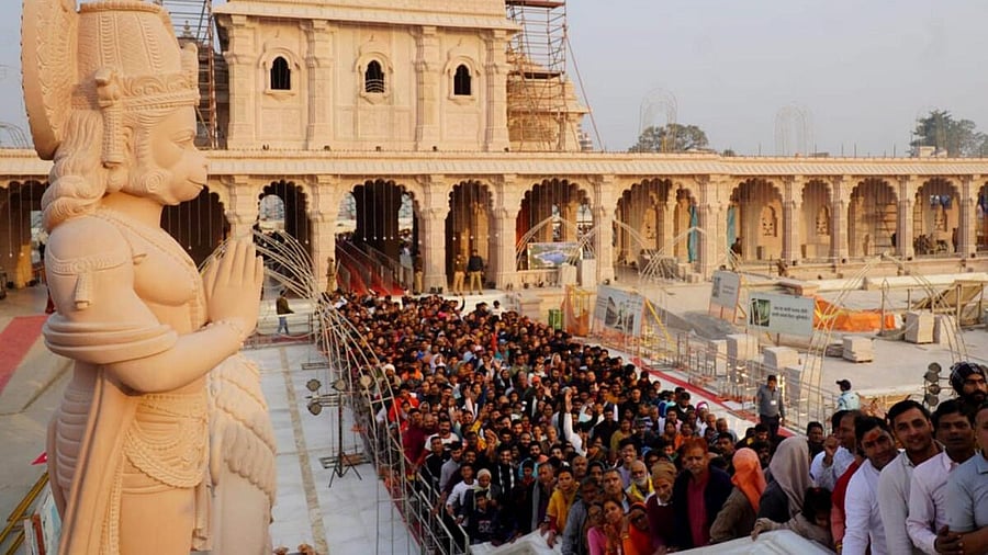 <div class="paragraphs"><p>Devotees outside the Ayodhya Ram mandir. </p></div>