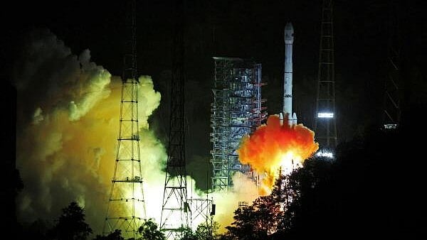 <div class="paragraphs"><p>A Long March-3B Y110 rocket carrying Tianwen-2 probe takes off from the Xichang Satellite Launch Center in Sichuan province, China.</p></div>