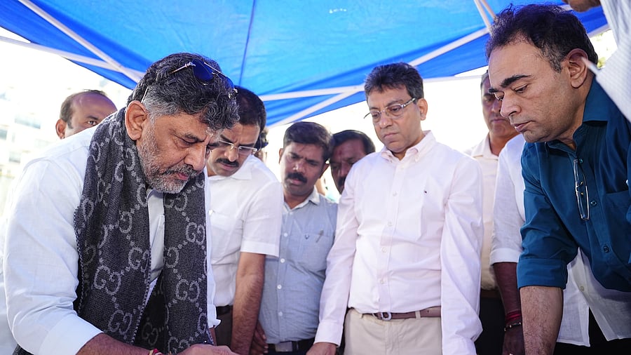 <div class="paragraphs"><p>Deputy Chief Minister D K Shivakumar on Thursday pledged to chalk out a permanent solution to ensure the smooth flow of water in Nagawara. </p></div>