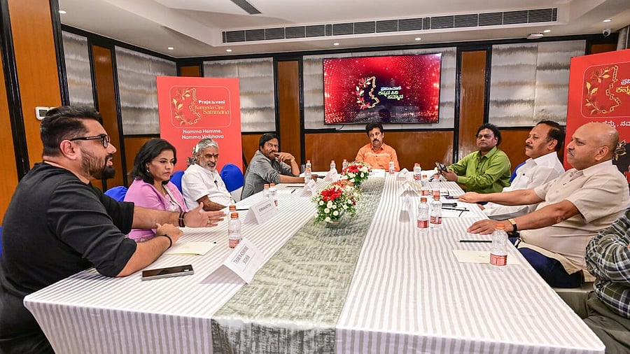<div class="paragraphs"><p>Cini Samman Round Table Meet</p><p></p></div>