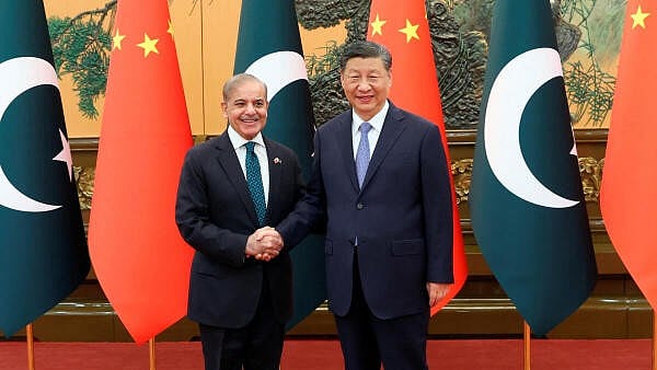 <div class="paragraphs"><p>File photo of Chinese President Xi Jinping meets with Pakistani Prime Minister Shehbaz Sharif</p></div>