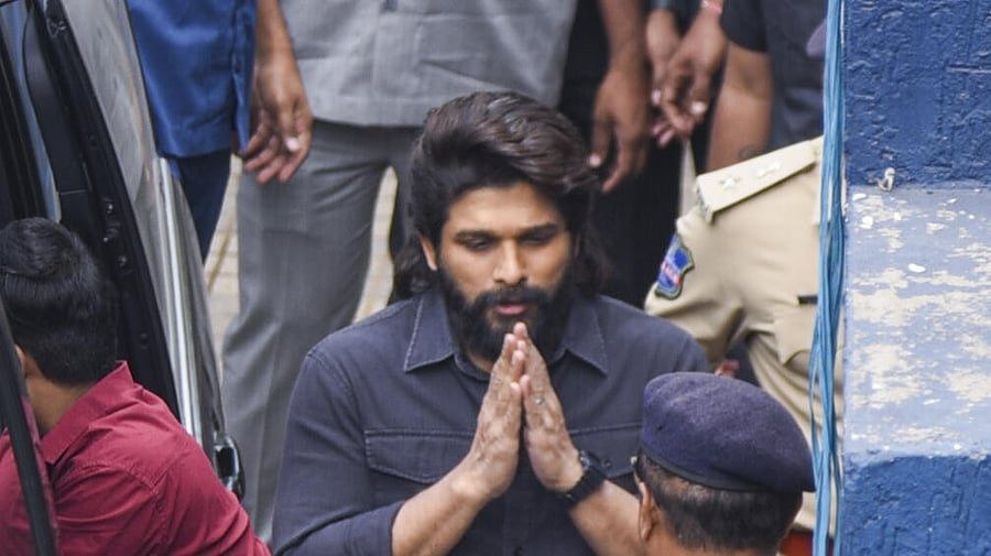 <div class="paragraphs"><p>Actor Allu Arjun</p></div>