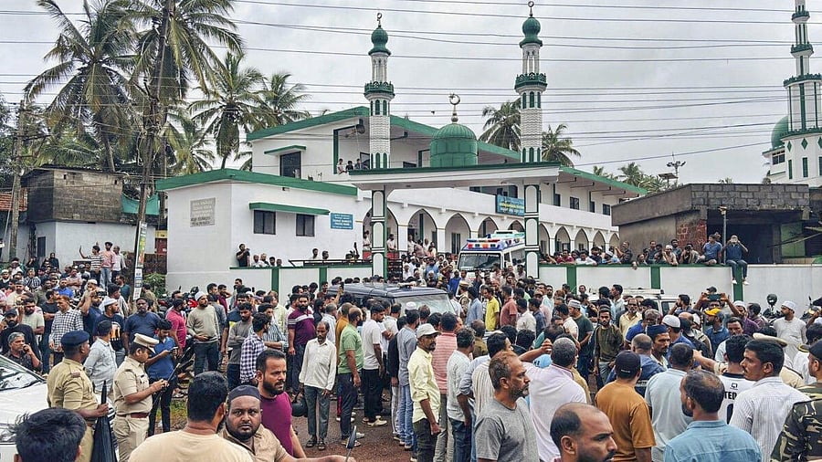 <div class="paragraphs"><p>Bantwal murder: Funeral of Abdul Rahiman in Mangaluru</p></div>