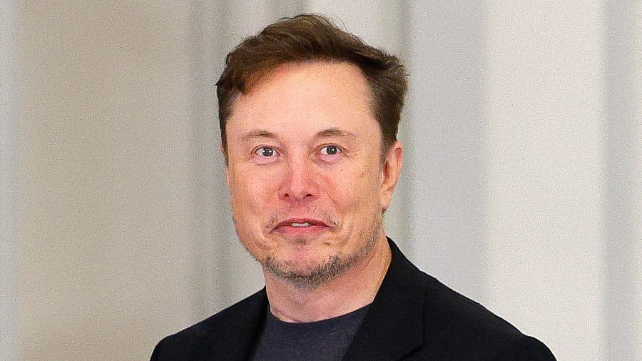 <div class="paragraphs"><p>Elon Musk</p></div>