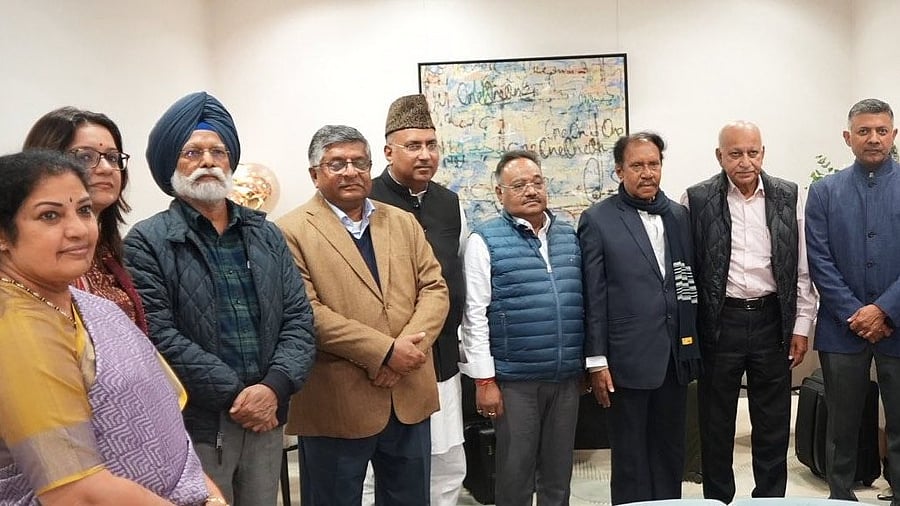 <div class="paragraphs"><p>All-party delegation arrives in UK to convey India's policy of zero tolerance towards terrorism</p></div>