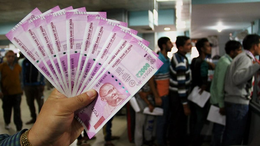 <div class="paragraphs"><p>Rs 2000 notes.</p></div>
