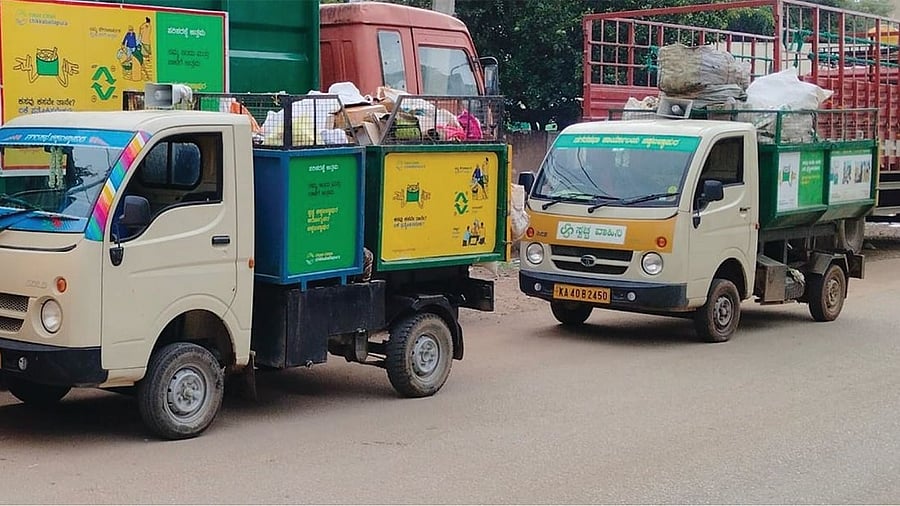 <div class="paragraphs"><p>Garbage collection vehicles with twin bins at Chikkaballapura.  </p></div>