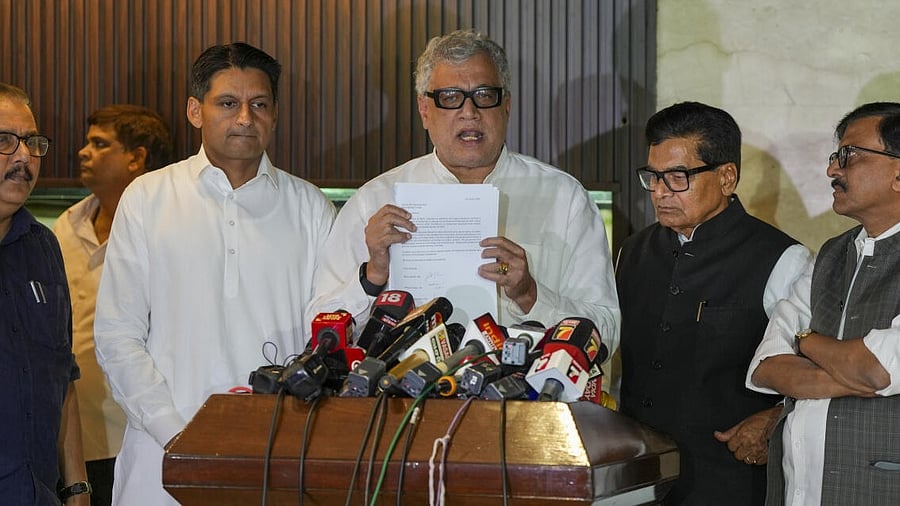 <div class="paragraphs"><p>From left to right, I.N.D.I.A. bloc leaders, RJD’s Manoj Jha, Congress leader Deepender Hooda, TMC’s Derek O’Brien, Samajwadi Party MP Ramgopal Yadav and Shiv Sena (UBT) MP Sanjay Raut address a press conference demanding a special session of Parliament to discuss developments following the Pahalgam terror attack and Operation Sindoor, in New Delhi, Tuesday, June 3, 2025.</p></div>