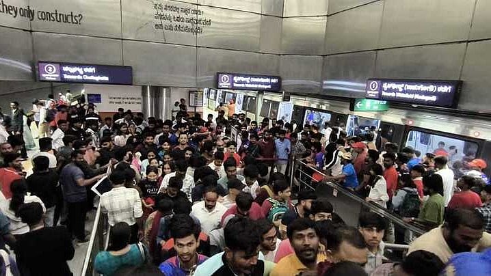 <div class="paragraphs"><p>Scenes at Cubbon Park metro station. </p></div>