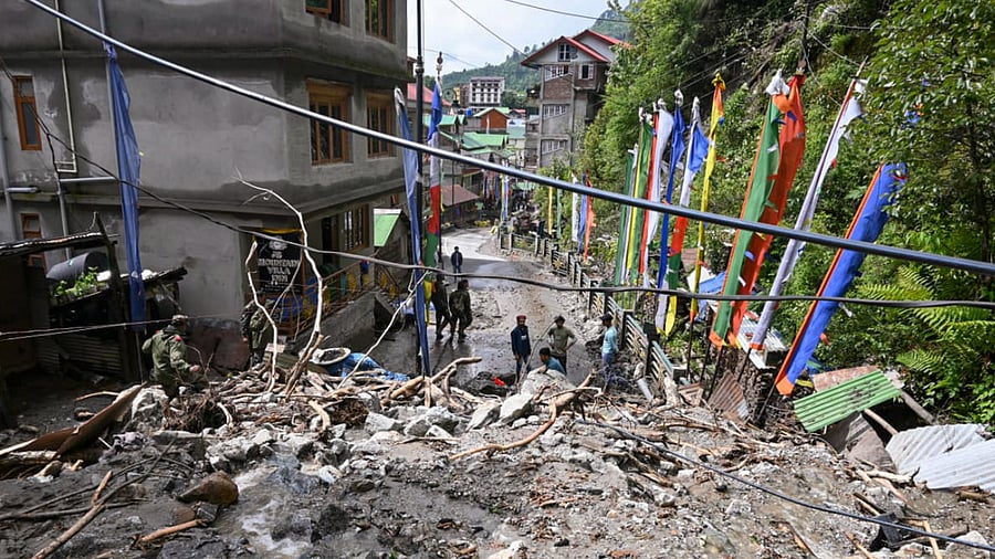 <div class="paragraphs"><p>Indian Army conduct search and rescue operations following a devastating landslide that cut off Lachen village and stranded over 100 tourists, including foreign nationals, in North Sikkim, Tuesday, June 3, 2025.</p></div>