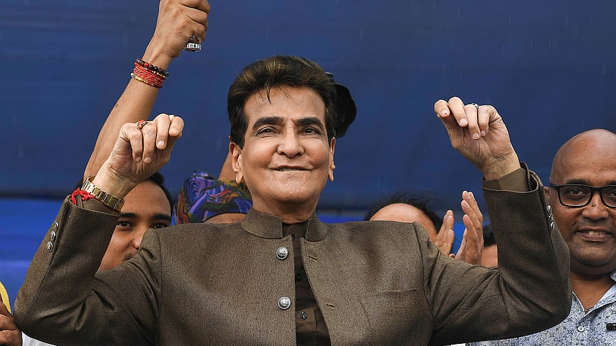 <div class="paragraphs"><p> Actor Jeetendra Kapoor</p></div>