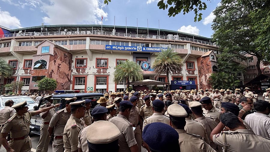 <div class="paragraphs"><p>Several police personnel seen at M Chinnaswamy Stadium in Bengaluru on Thursday, where 11 people died in a tragic stampede as thousands of fans had thronged to take part in the celebrations of RCB's win in the Indian Premier League</p></div>