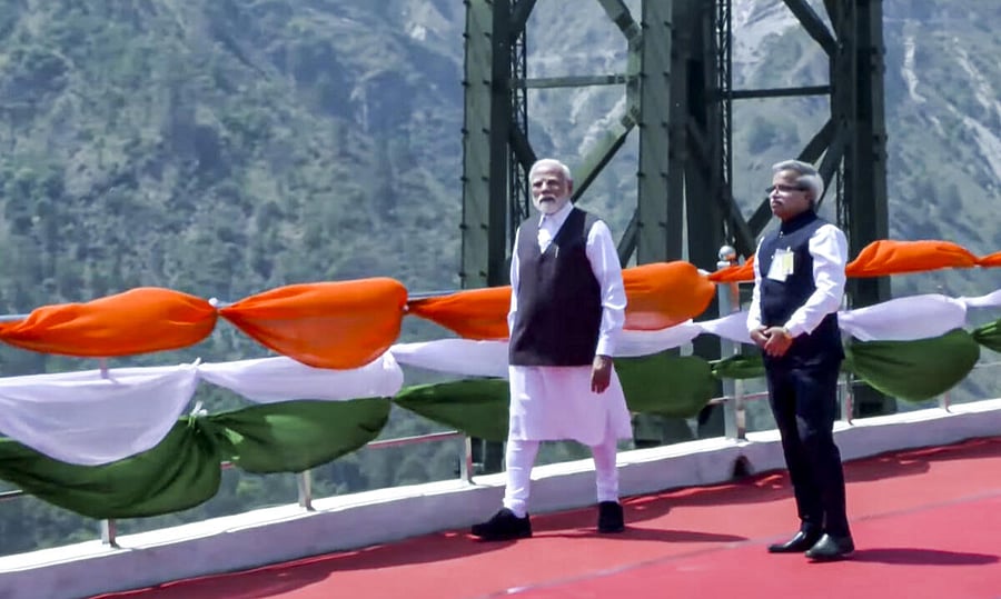 <div class="paragraphs"><p>PM Modi at Chenab Bridge</p><p></p></div>