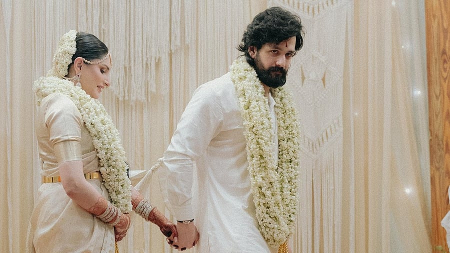 <div class="paragraphs"><p>Telugu actor Akhil Akkineni marries Zainab Ravdjee</p></div>