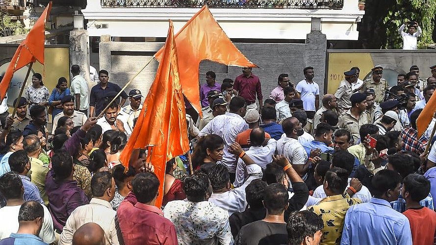 <div class="paragraphs"><p>File photo of Shiva Sena workers. (Representative image)</p></div>