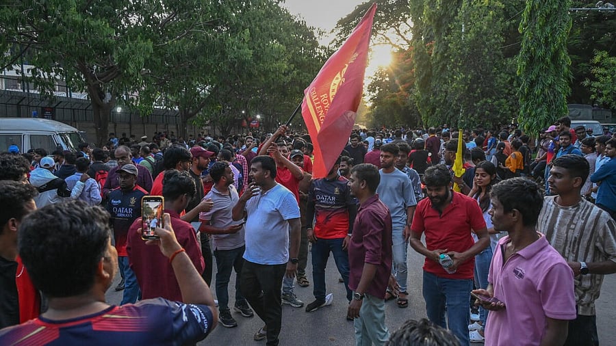 <div class="paragraphs"><p>Huge number of RCB Cricket fans gather in Cubbon Road to celebrate RCB team won at M Chinnaswamy Stadium in Bengaluru on Wednesday, 04th June 2025.</p></div>