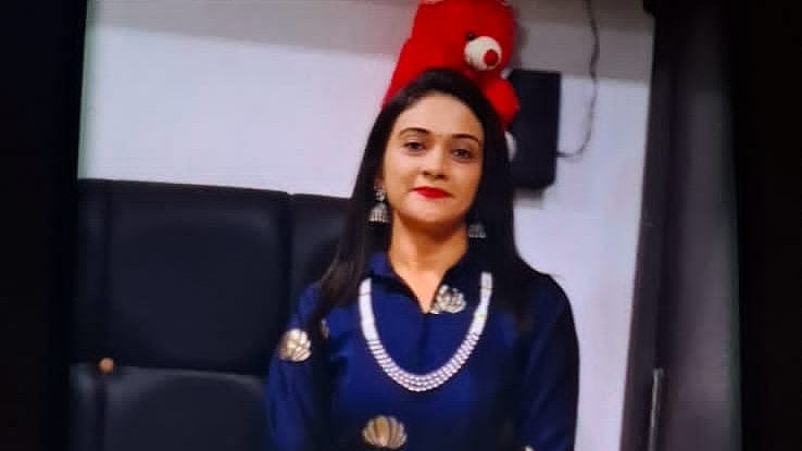 <div class="paragraphs"><p>Harini R</p></div>