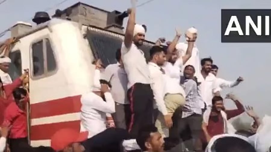 <div class="paragraphs"><p>Image showing members of the Gurjar community protesting.</p></div>