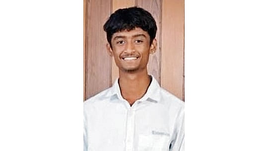 <div class="paragraphs"><p>Bhumik</p></div>