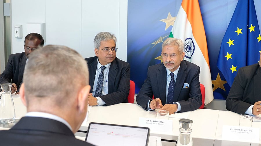 <div class="paragraphs"><p>Jaishankar meets EU leaders</p></div>