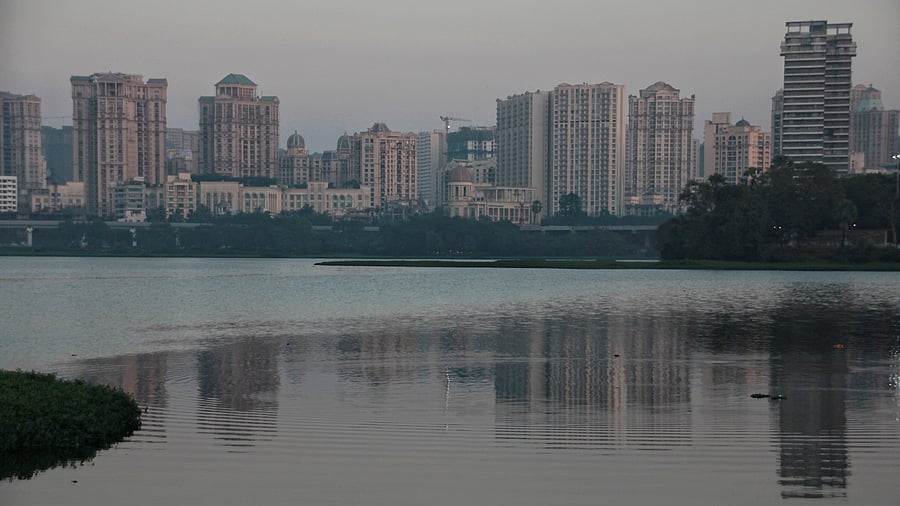 <div class="paragraphs"><p>Representative image showing a lake</p></div>