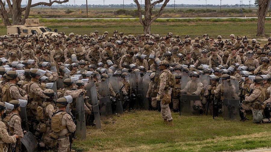 <div class="paragraphs"><p>US Marines rehearse crowd control tactics before Los Angeles deployment</p></div>