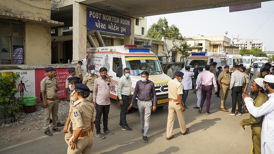 <div class="paragraphs"><p>Ambulances lined up as bodies of Air India plane crash victims are shifted to cold storage from the Civil Hospital, in Ahmedabad, Friday, June 13, 2025. 231 people were killed when the plane crashed moments after takeoff on Thursday.</p></div>